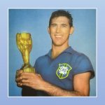 Hilderaldo-Bellini-in-a-personal-photograph-with-Rules-Jimet-Trophy-in-1958 | Soccer Personalities to Remember: Presenting the Great Hilderaldo Bellini