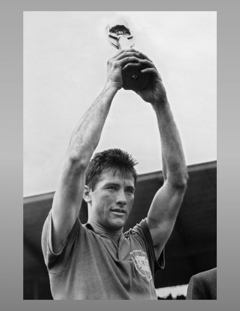 Hilderaldo-Bellini-lifting-the-Rules-Jimet-Trophy-into-the-air | How Happy Hilderaldo Bellini Started the Popular Tradition of Lifting Soccer Trophy into the Air