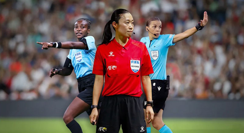 Do You Know Why Soccer Referees Officiate with Two Watches? Referees Yoshimi, Salima Mukansanga and Stephanie Frappart | Do You Know Why Soccer Referees Officiate with Two Watches?